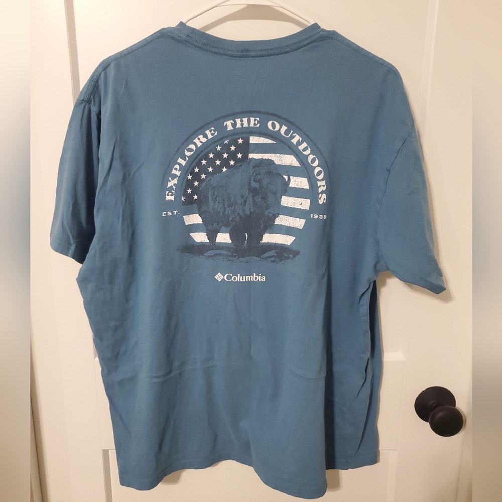 Columbia Blue Men's Outdoor T-Shirt. Size XL. #SW